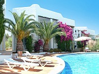 Abu Dhabi villa stay with spacious private accommodation style